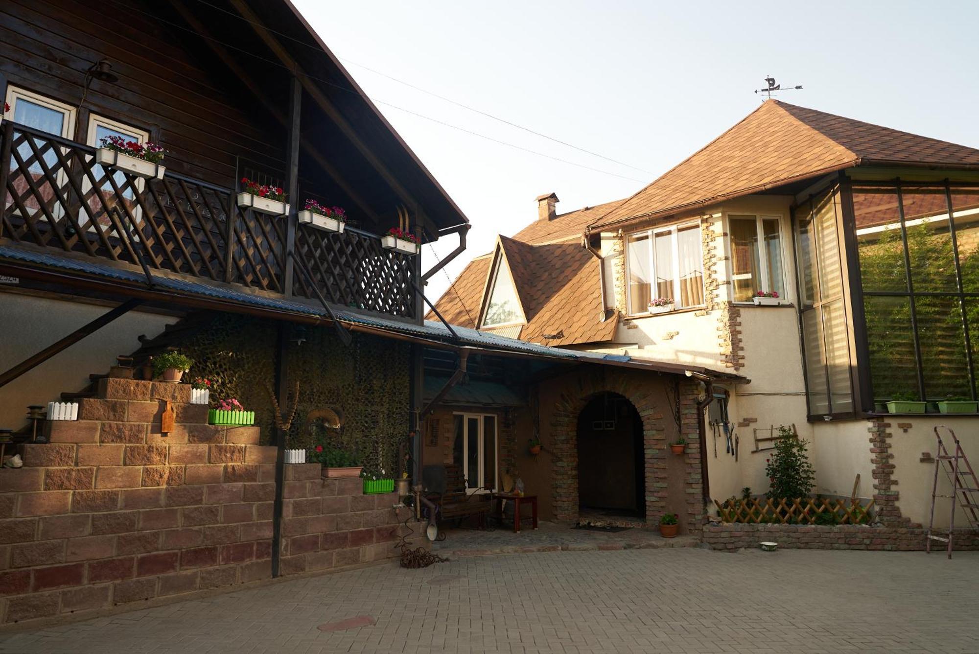 Argo Guest House Karakol Exterior foto